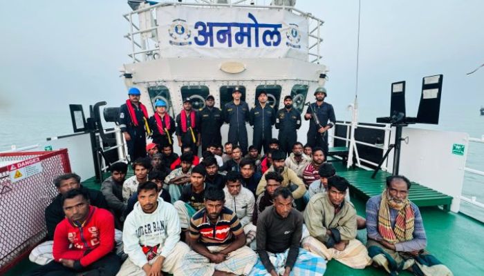 Indian Coast Guard apprehended two Bangladeshi fishing boats with 35 crew members in exclusive economic zone in Bay of Bengal