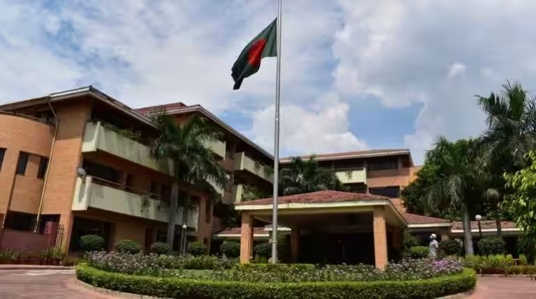 Bangladesh escalates tension with India, alleges security threat to its High Commission in Delhi despite India’s denial, claims “intercommunal situation in Bangladesh is better”