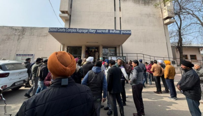 Several judicial complexes in Punjab received bomb threats.