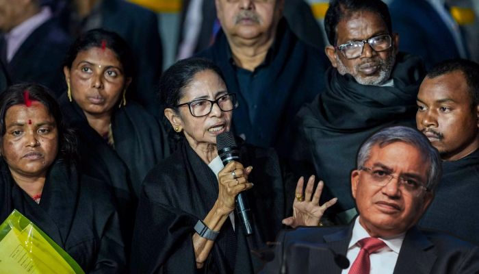 Mamata Banerjee storms out of meeting with ECI over SIR, poll body says TMC MLAs threatened and used abusive language