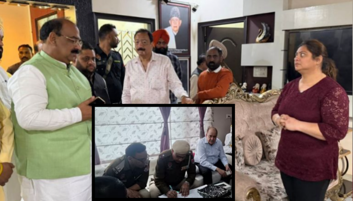 5 men dressed as Nihangs robbed a jeweller in Gurdaspur, Punjab.