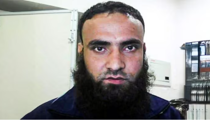 Lashkar terrorist Shabbir Ahmad Lone was caught in Delhi.