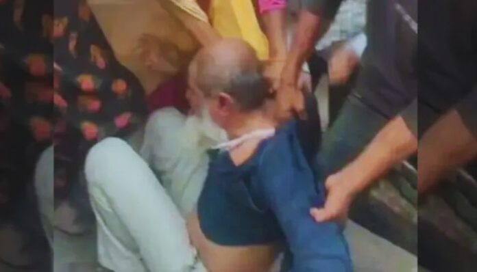 60-year-old Maulvi Mohd Ismail attempted to rape 8-year-old girl in Kanpur, dragged and thrashed by locals, arrested