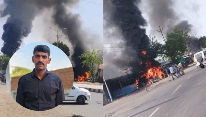 A Hindu man Dharmesh Bharwad was killed by some Muslims in Dhadhunka, Gujarat.