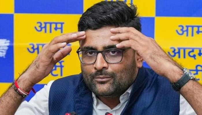 Gujarat: AAP MLA Gopal Italia claims police harassed his mother but hides that police came with court-issued warrant, audio recording discloses his arrest warrant for ignoring summons