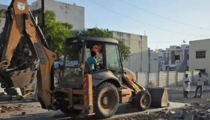 Bulldozer action Jamnagar