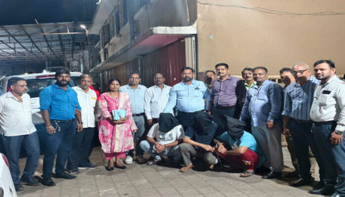 The three accused were arrested by the Mumbai Crime Branch.