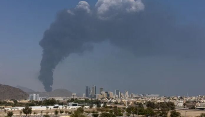 Iran strikes the UAE with missiles