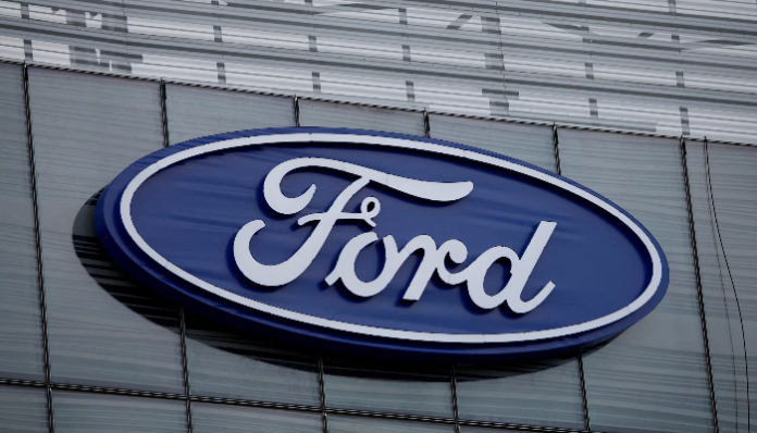 Ford rehires old engineers when artificial intelligence fails at work.