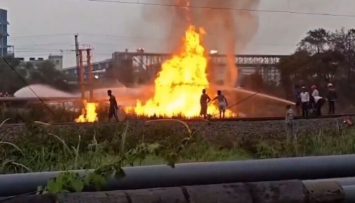 Fire at Naptha pipeline in Haldia