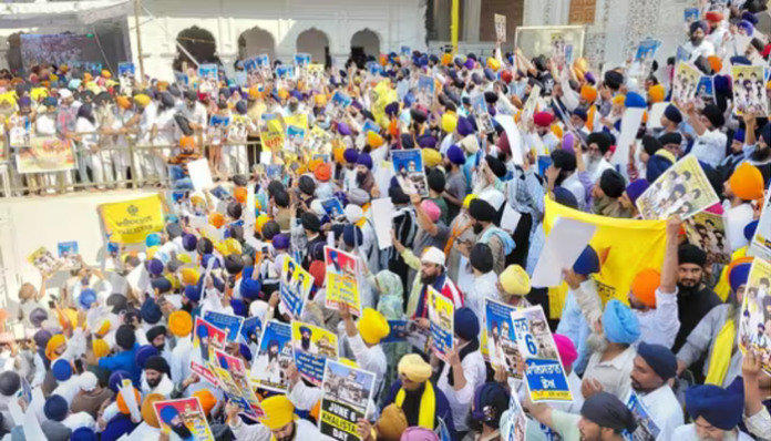 Pro-Khalistani slogans were raised inside Golden temple.