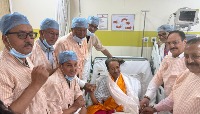 Conspiracy theories are promoted by Muslims and leftists, who criticise Sonam Wangchuk for ending the hunger strike.