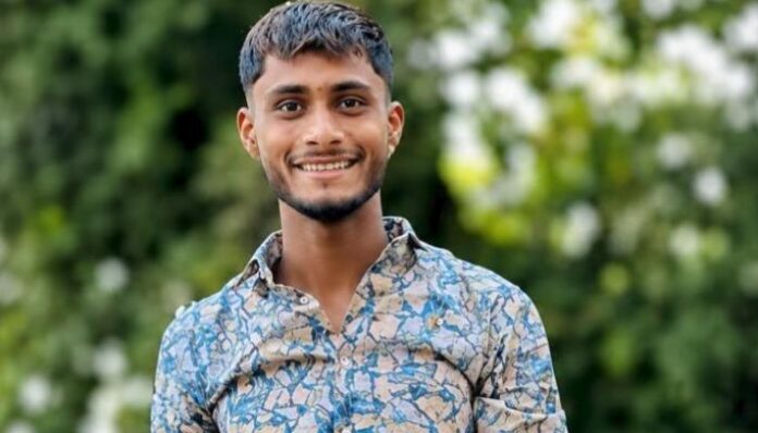 A contract worker, Dheeraj Pardeshi, died three days after he was attacked while carrying out electrical work near a graveyard in Ahilyanagar’s Mukundnagar area.